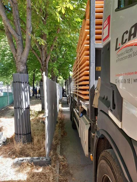 l-caps paris installation.jpeg