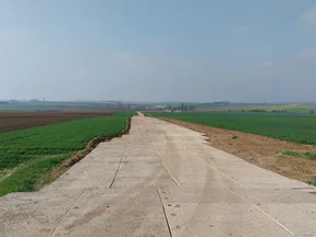plaques-signa-roads-nature.jpg